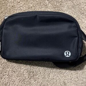 Lululemon Everywhere Belt Bag 1L